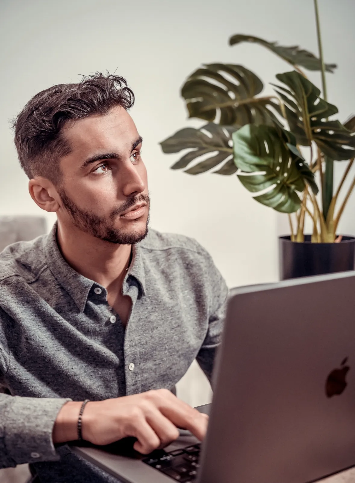 Consultation d'hypnose en visio avec hypnothérapeute à Paris